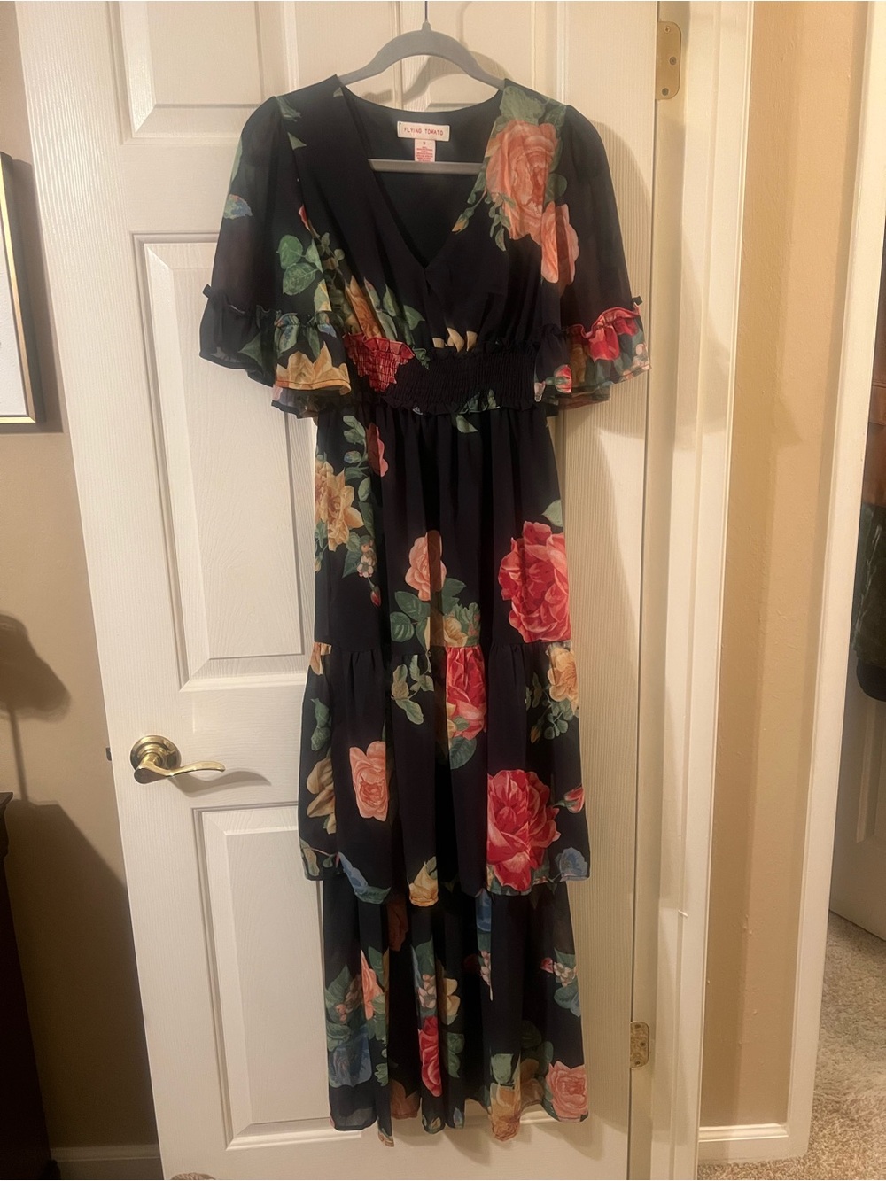 NWOT 🛍️ 3 for 25 🛍️ Flying Tomato Black Multicolor Rose Tiered Maxi Dress Small